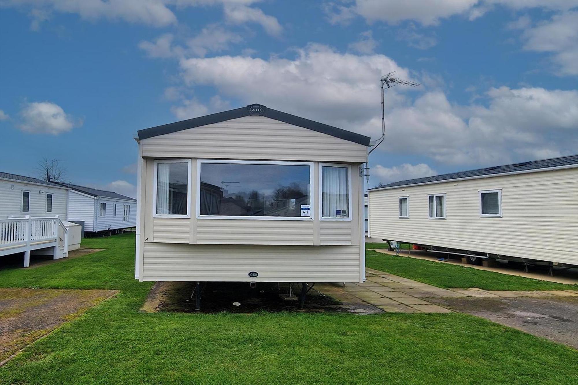8 Berth Caravan For Hire At Manor Park Near To A Great Beach Ref 23041C Ханстантон Экстерьер фото